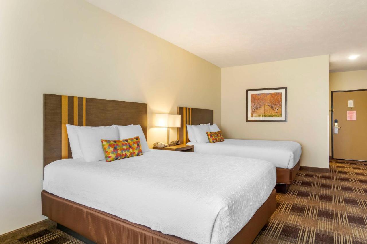 Best Western Plus The Inn At Horse Heaven Prosser Exterior photo